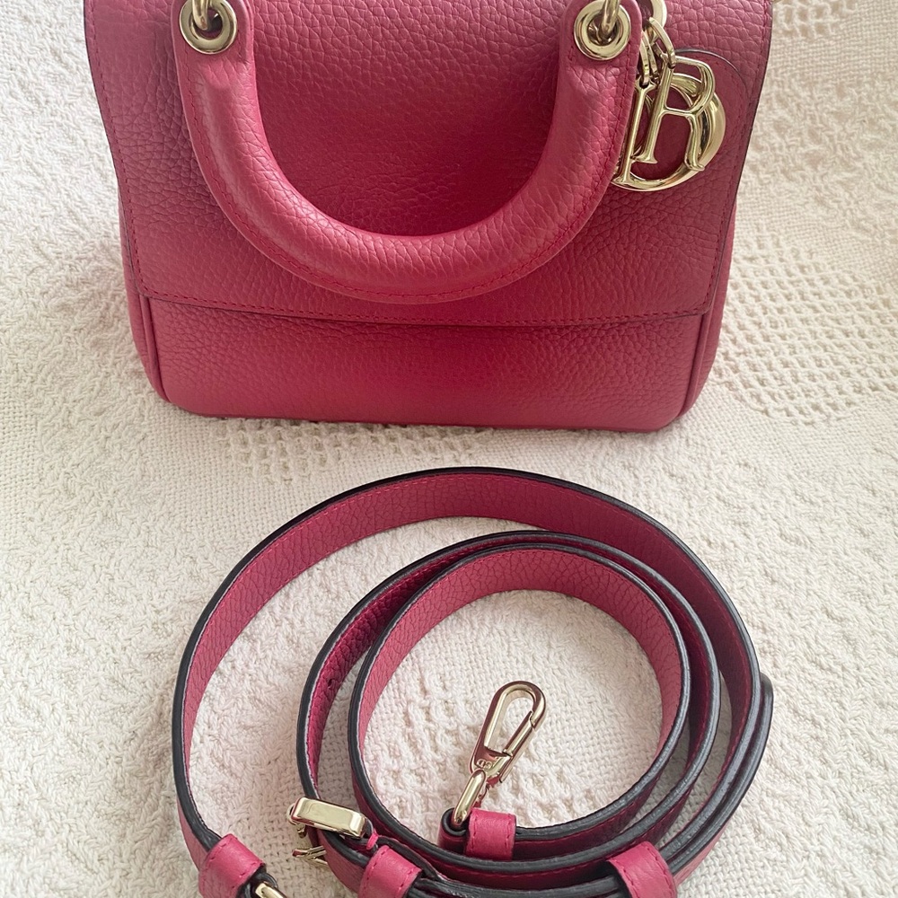 ✅💯Authentic Dior Small Elegant Pink Leather Handbag